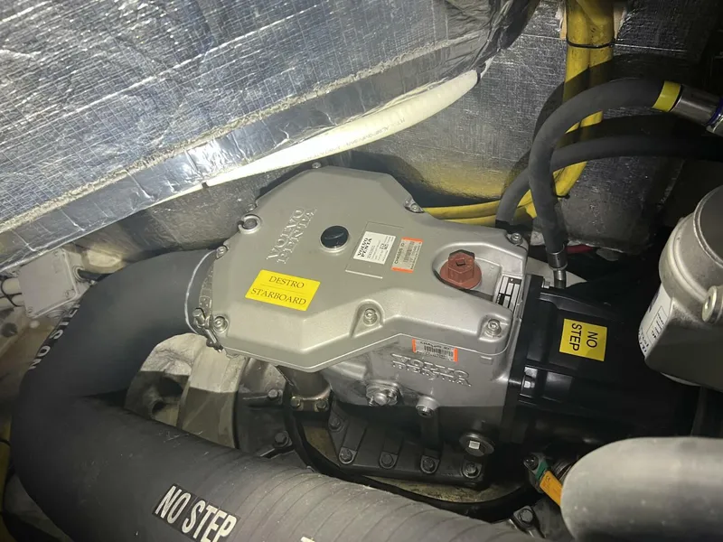 Slide: The Image of Absolute 48 Navetta 2023 - 5907232