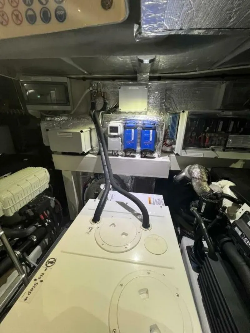 Slide: The Image of Absolute 48 Navetta 2023 - 5907251