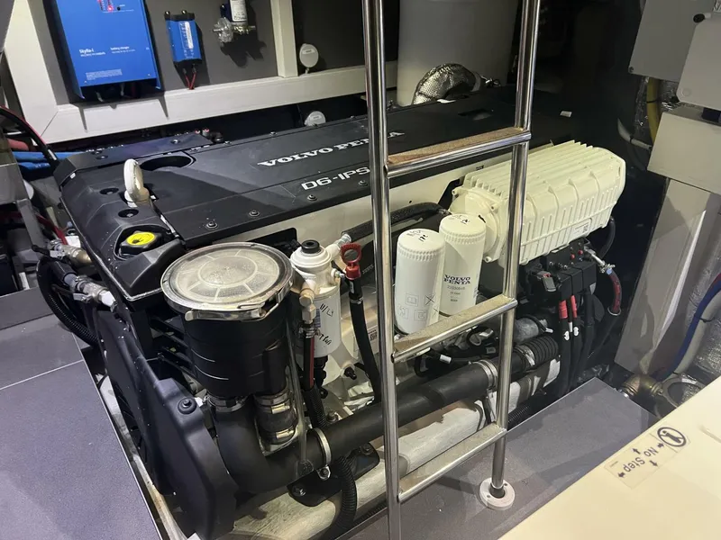 Slide: The Image of Absolute 48 Navetta 2023 - 5907252