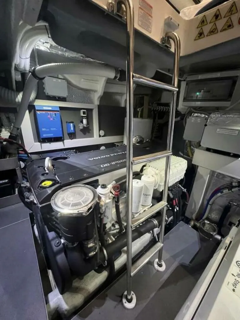 Slide: The Image of Absolute 48 Navetta 2023 - 5907253