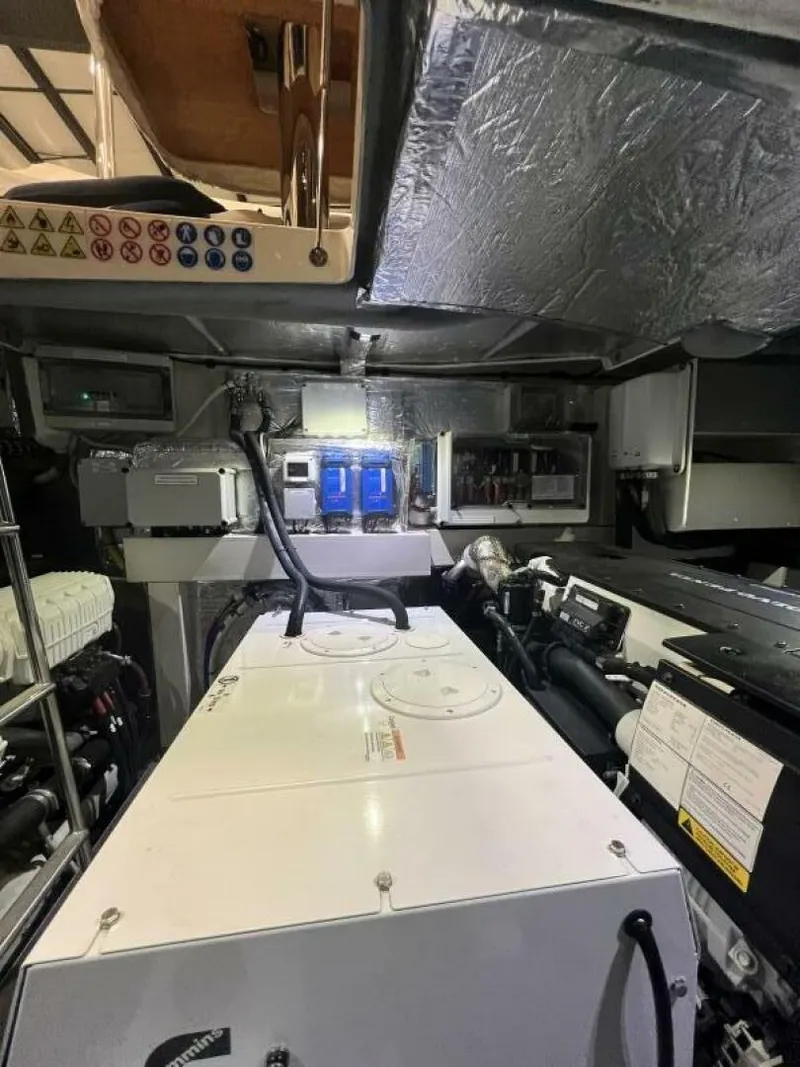 Slide: The Image of Absolute 48 Navetta 2023 - 5907256