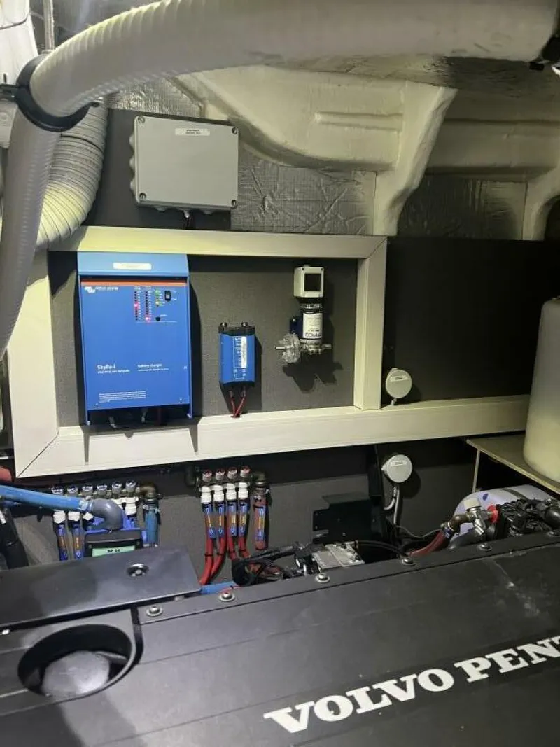 Slide: The Image of Absolute 48 Navetta 2023 - 5907262