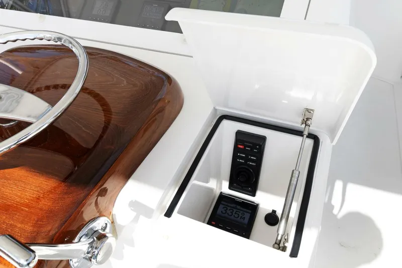 Slide: The Image of Garmin Autopilot Control And Garmin Remote Keypad - 5924773