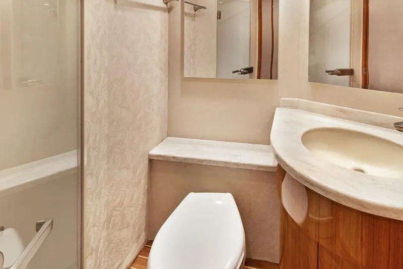 Slide: The Image of Daybunk Room Head 3 - 5924776