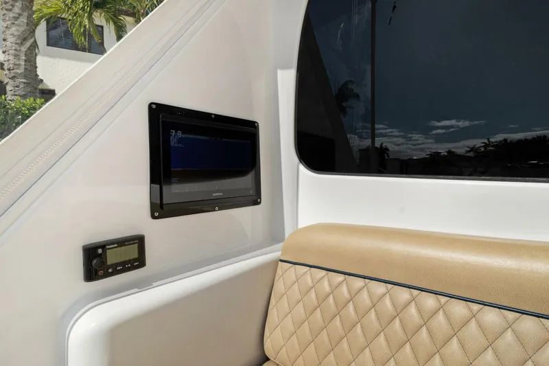 Slide: The Image of Garmin Screen In Cockpit Mezzanine - 5924798