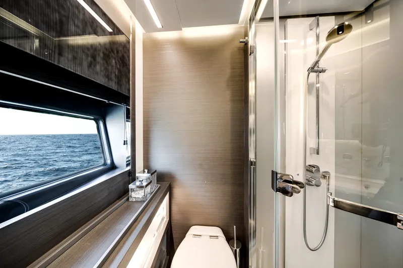 Slide: The Image of Azimut S8 2020 - 5907755