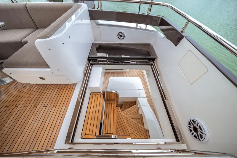 Slide: The Image of Azimut S8 2020 - 5907762