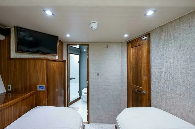 Slide: The Image of Viking 75 MIRAGE - Starboard Guest Stateroom 2017 Viking 75 Motoryacht MIRAGE - 7650679