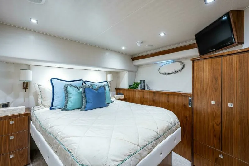 Slide: The Image of Viking 75 MIRAGE - Port Guest Stateroom 2017 Viking 75 Motoryacht MIRAGE - 7650671