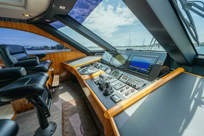 Slide: The Image of Enclosed Flybridge 2017 Viking 75 Motoryacht MIRAGE - 7650688