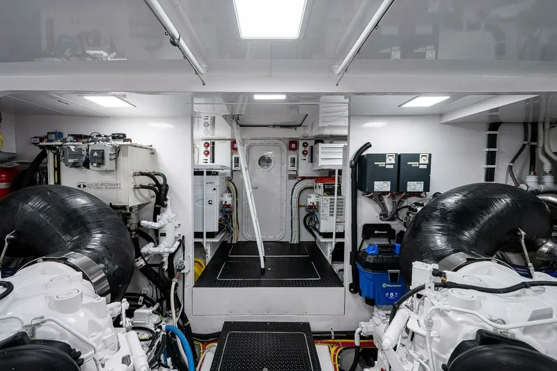 Slide: The Image of Viking 75 MIRAGE - Engine Room 2017 Viking 75 Motoryacht MIRAGE - 7650706