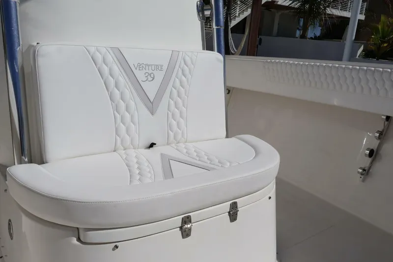 Slide: The Image of Venture 39 2005 - 5908202