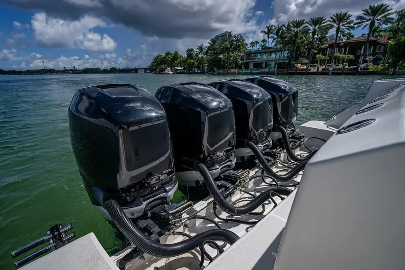 Slide: The Image of Boston Whaler 42 2016 - 5908372