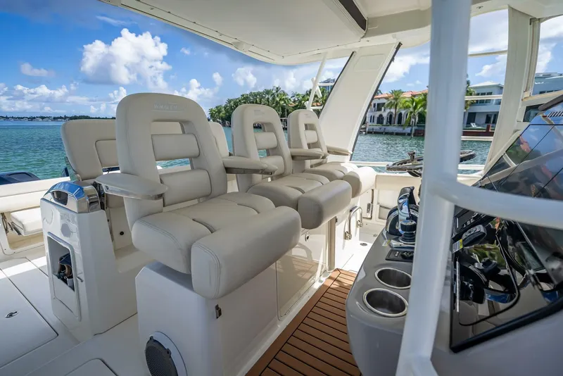 Slide: The Image of Boston Whaler 42 2016 - 5908390