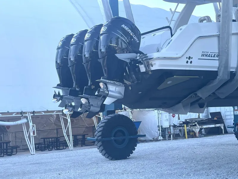 Slide: The Image of Boston Whaler 42 2016 - 5908406