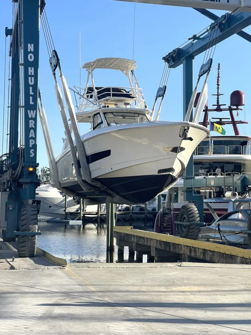 Slide: The Image of Boston Whaler 42 2016 - 5908407