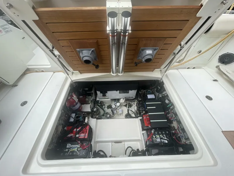 Slide: The Image of Boston Whaler 42 2016 - 5908409