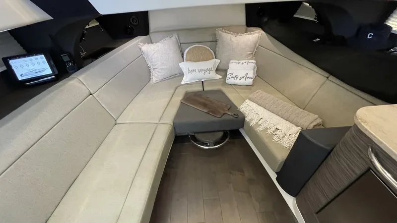 Slide: The Image of Boston Whaler 42 2016 - 5908420