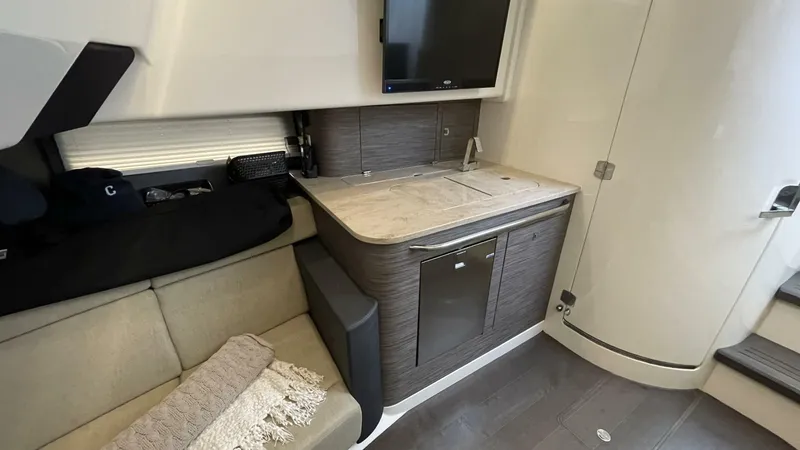 Slide: The Image of Boston Whaler 42 2016 - 5908422