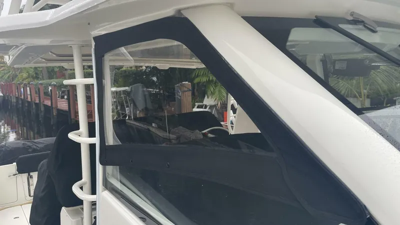 Slide: The Image of Boston Whaler 42 2016 - 5908426