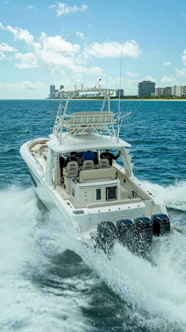 Slide: The Image of Boston Whaler 42 2016 - 5908316