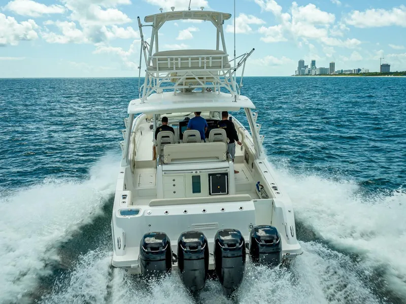 Slide: The Image of Boston Whaler 42 2016 - 5908319