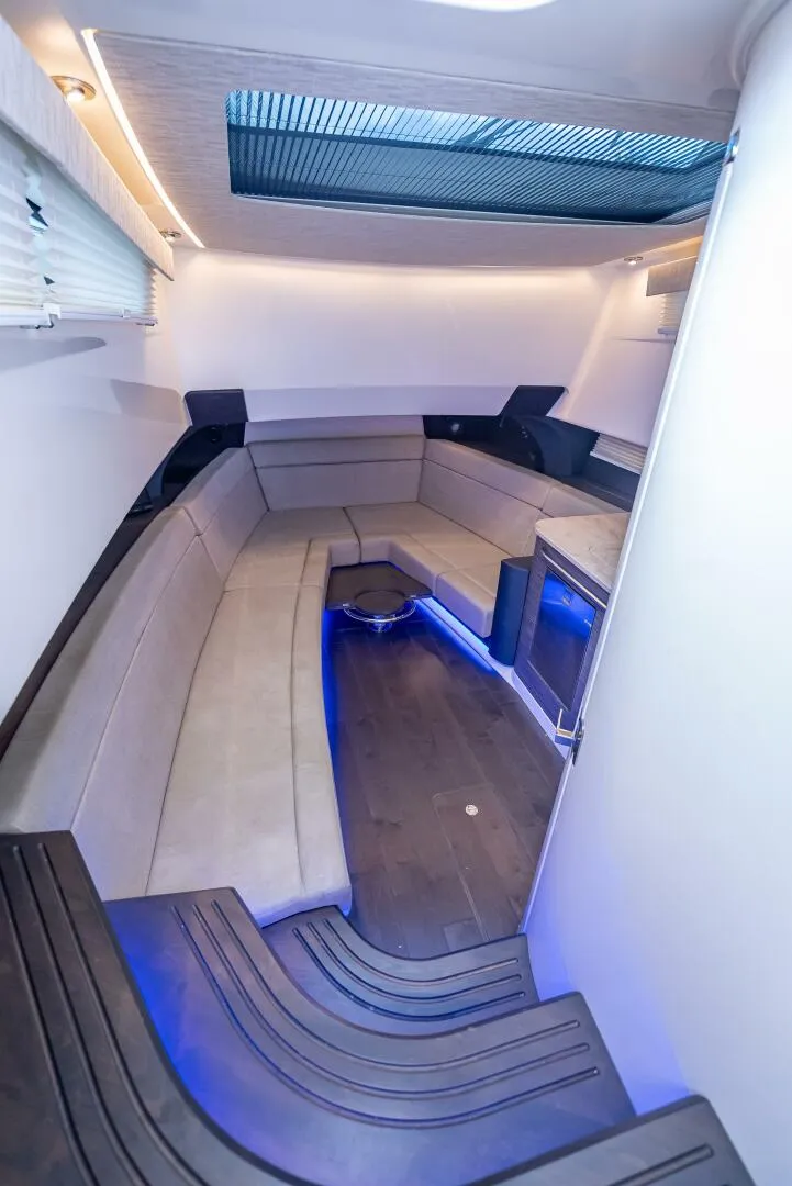 Slide: The Image of Boston Whaler 42 2016 - 5908330