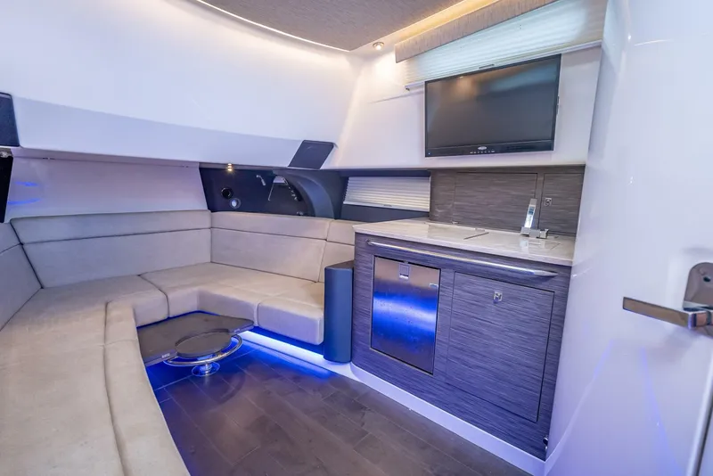 Slide: The Image of Boston Whaler 42 2016 - 5908331