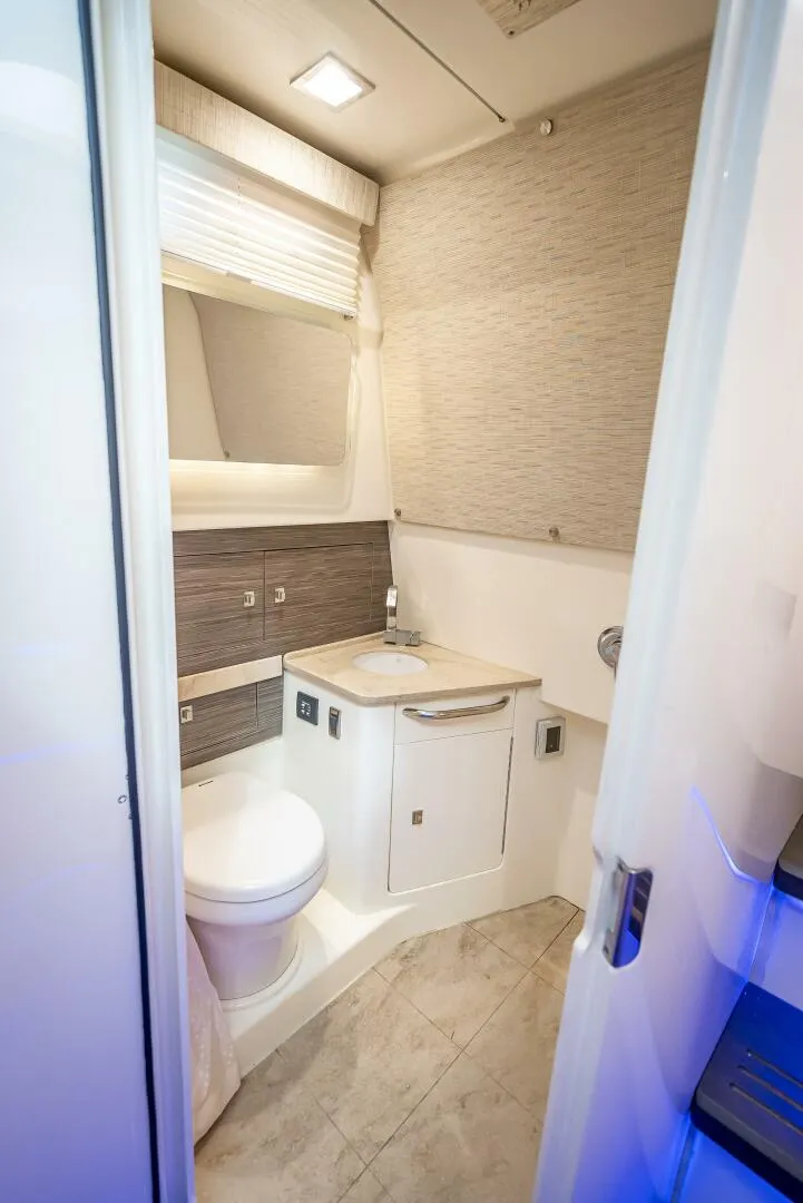 Slide: The Image of Boston Whaler 42 2016 - 5908336