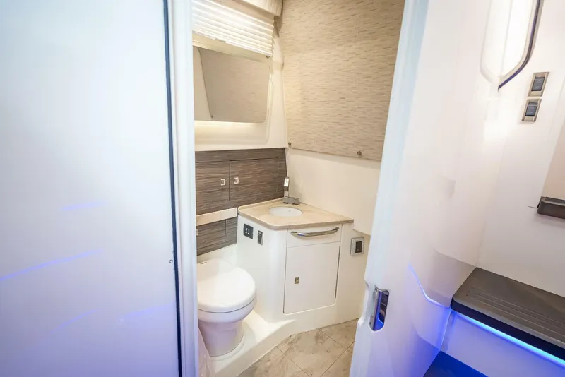 Slide: The Image of Boston Whaler 42 2016 - 5908338