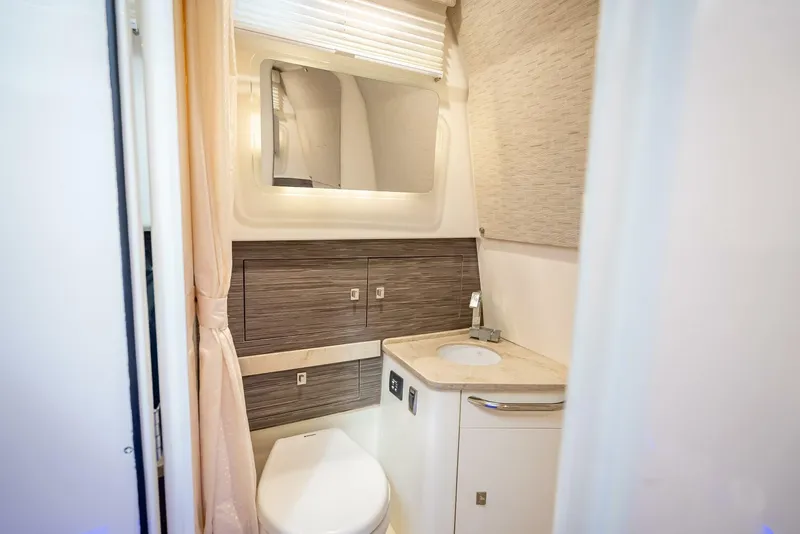 Slide: The Image of Boston Whaler 42 2016 - 5908340