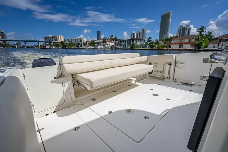 Slide: The Image of Boston Whaler 42 2016 - 5908356
