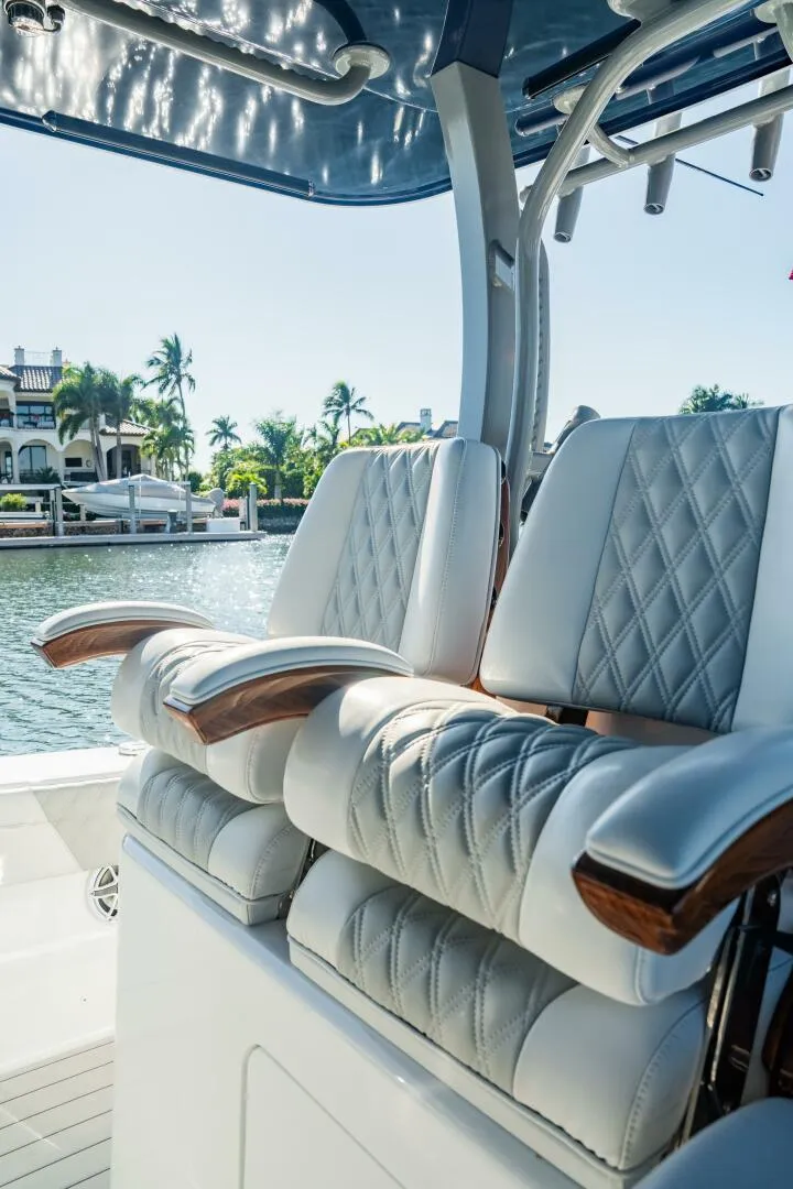 Slide: The Image of Costa Custom 34 2025 - 5908573