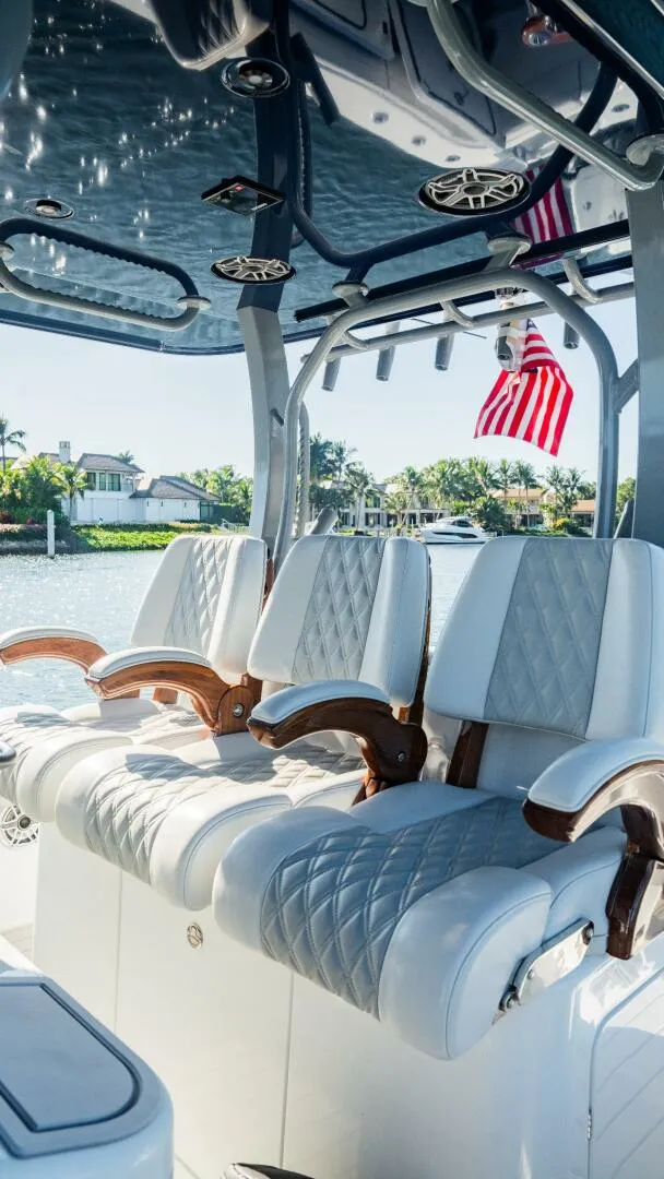 Slide: The Image of Costa Custom 34 2025 - 5908575