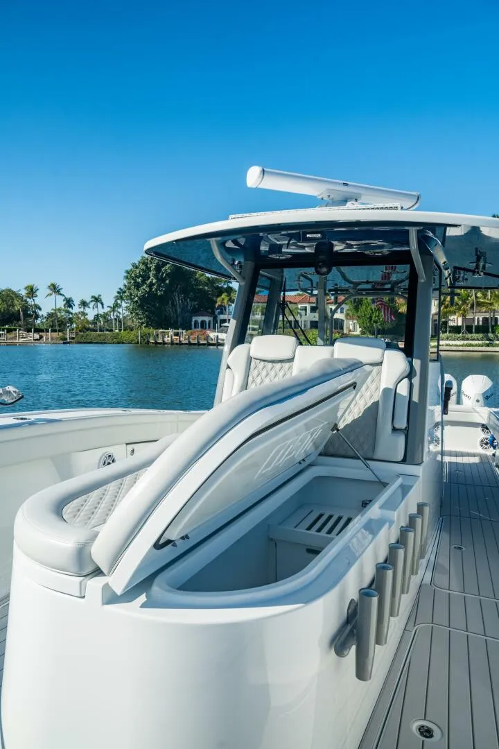 Slide: The Image of Costa Custom 34 2025 - 5908580