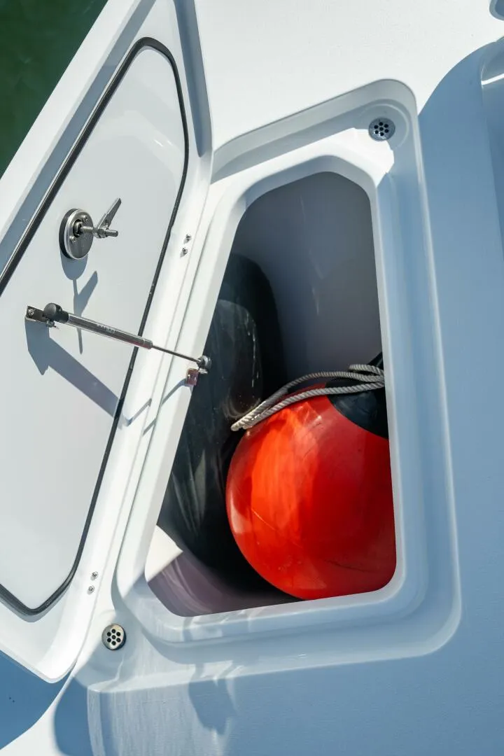 Slide: The Image of Costa Custom 34 2025 - 5908582