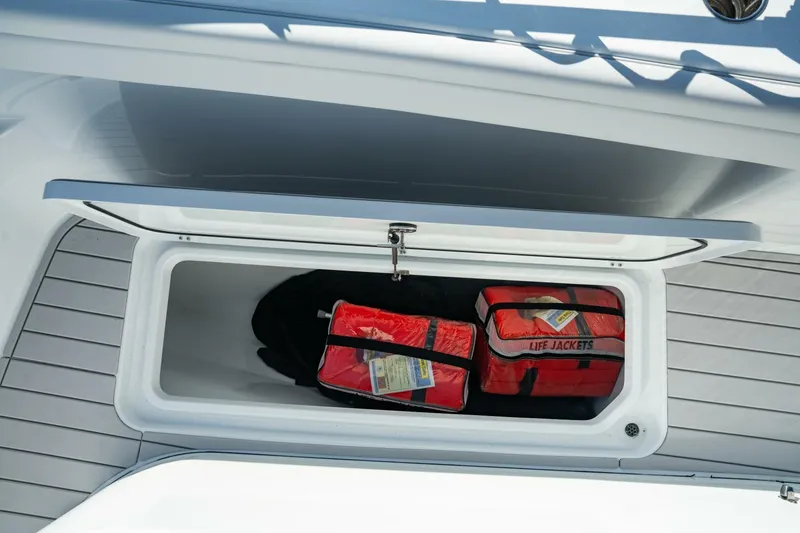 Slide: The Image of Costa Custom 34 2025 - 5908583