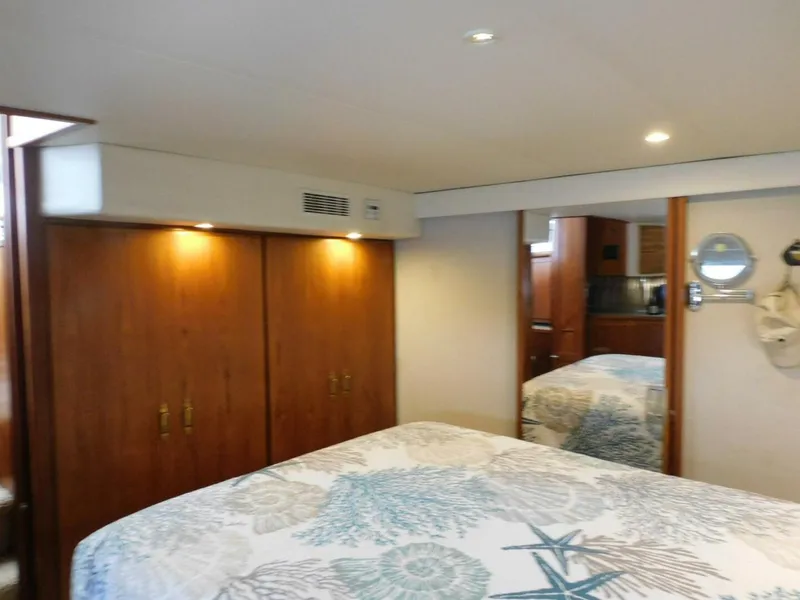 Slide: The Image of Carver 445 Aft Cabin Motor Yacht 1993 - 5908744