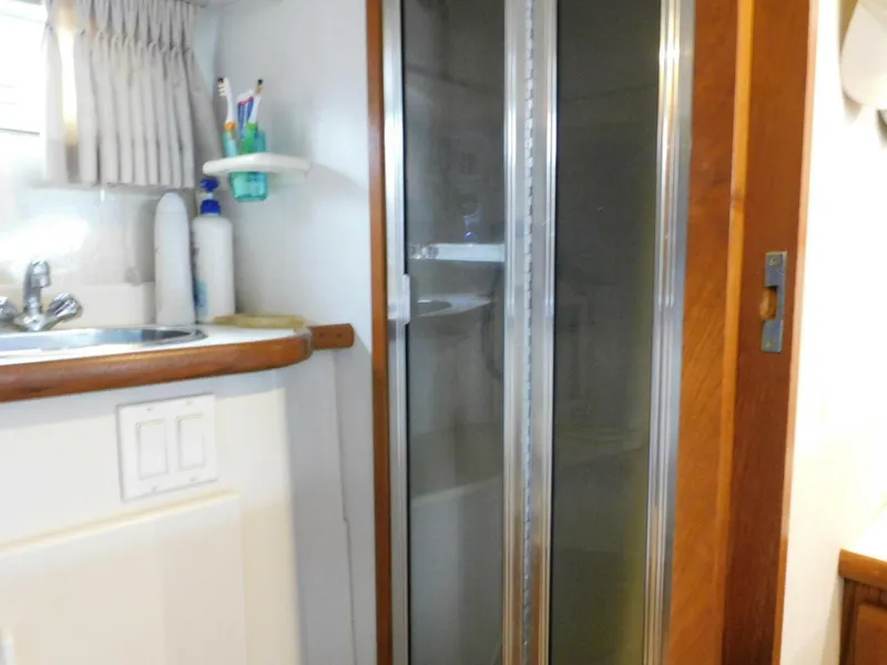 Slide: The Image of Carver 445 Aft Cabin Motor Yacht 1993 - 5908748