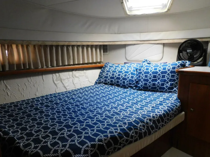 Slide: The Image of Carver 445 Aft Cabin Motor Yacht 1993 - 5908749