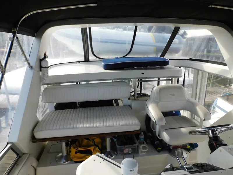 Slide: The Image of Carver 445 Aft Cabin Motor Yacht 1993 - 5908762