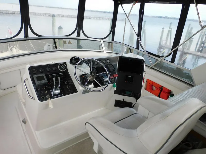Slide: The Image of Carver 445 Aft Cabin Motor Yacht 1993 - 5908764
