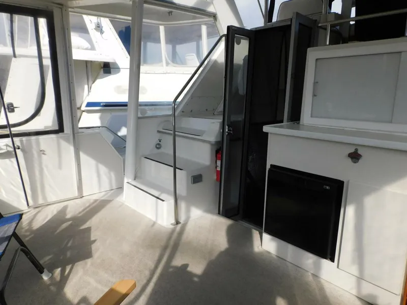 Slide: The Image of Carver 445 Aft Cabin Motor Yacht 1993 - 5908772