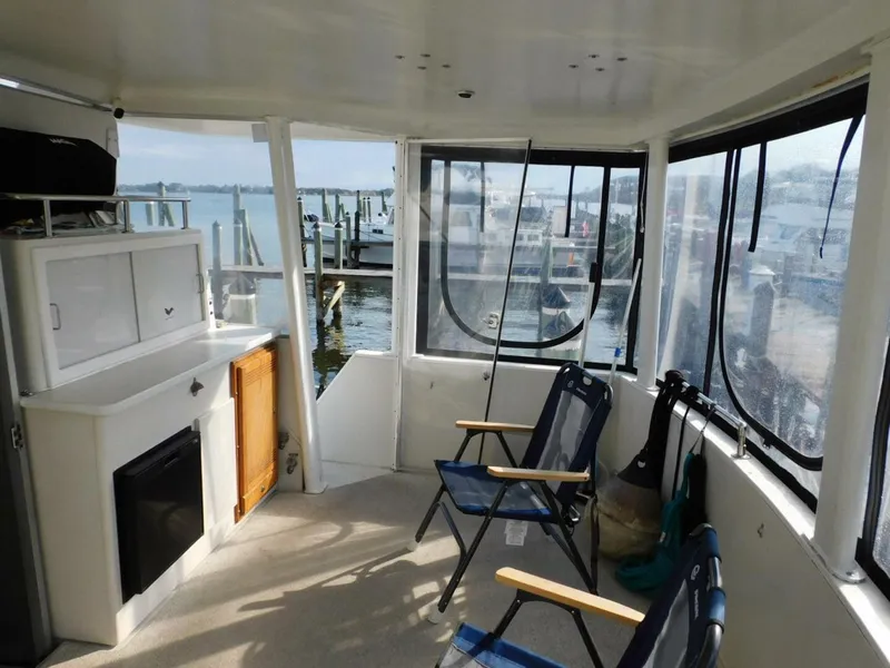 Slide: The Image of Carver 445 Aft Cabin Motor Yacht 1993 - 5908776