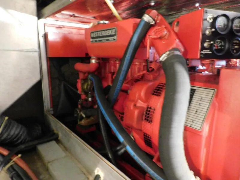 Slide: The Image of Carver 445 Aft Cabin Motor Yacht 1993 - 5908784