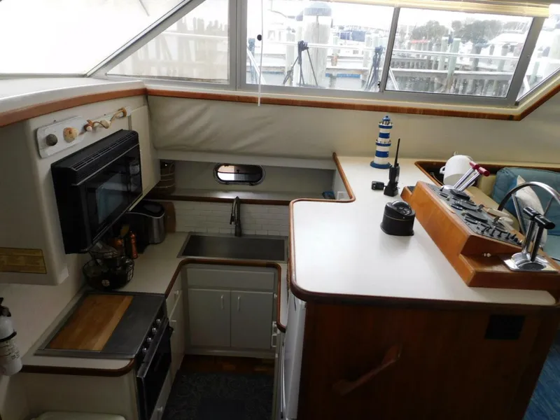 Slide: The Image of Carver Yachts 445 Aft Cabin Motor Yacht 1993 - 5908731