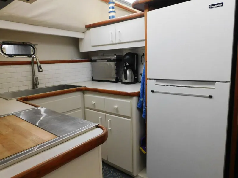 Slide: The Image of Carver Yachts 445 Aft Cabin Motor Yacht 1993 - 5908742