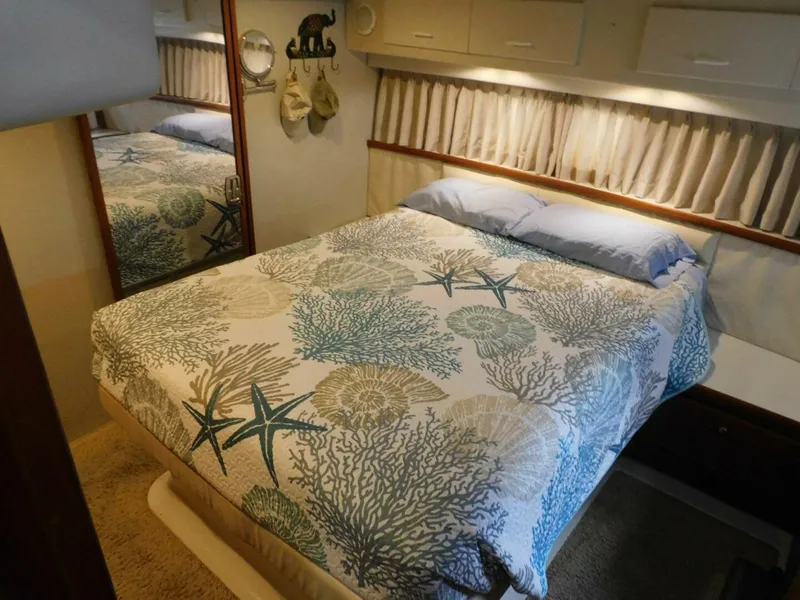 Slide: The Image of Carver Yachts 445 Aft Cabin Motor Yacht 1993 - 5908745