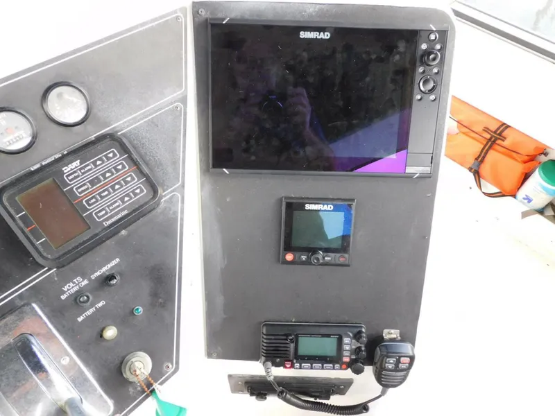 Slide: The Image of Carver Yachts 445 Aft Cabin Motor Yacht 1993 - 5908767