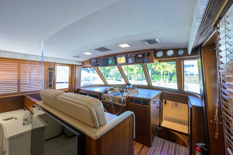 Slide: The Image of Hatteras 63 - Phantom - Lower Helm 1987 63 Hatteras Motor Yacht - Phantom - 7651511